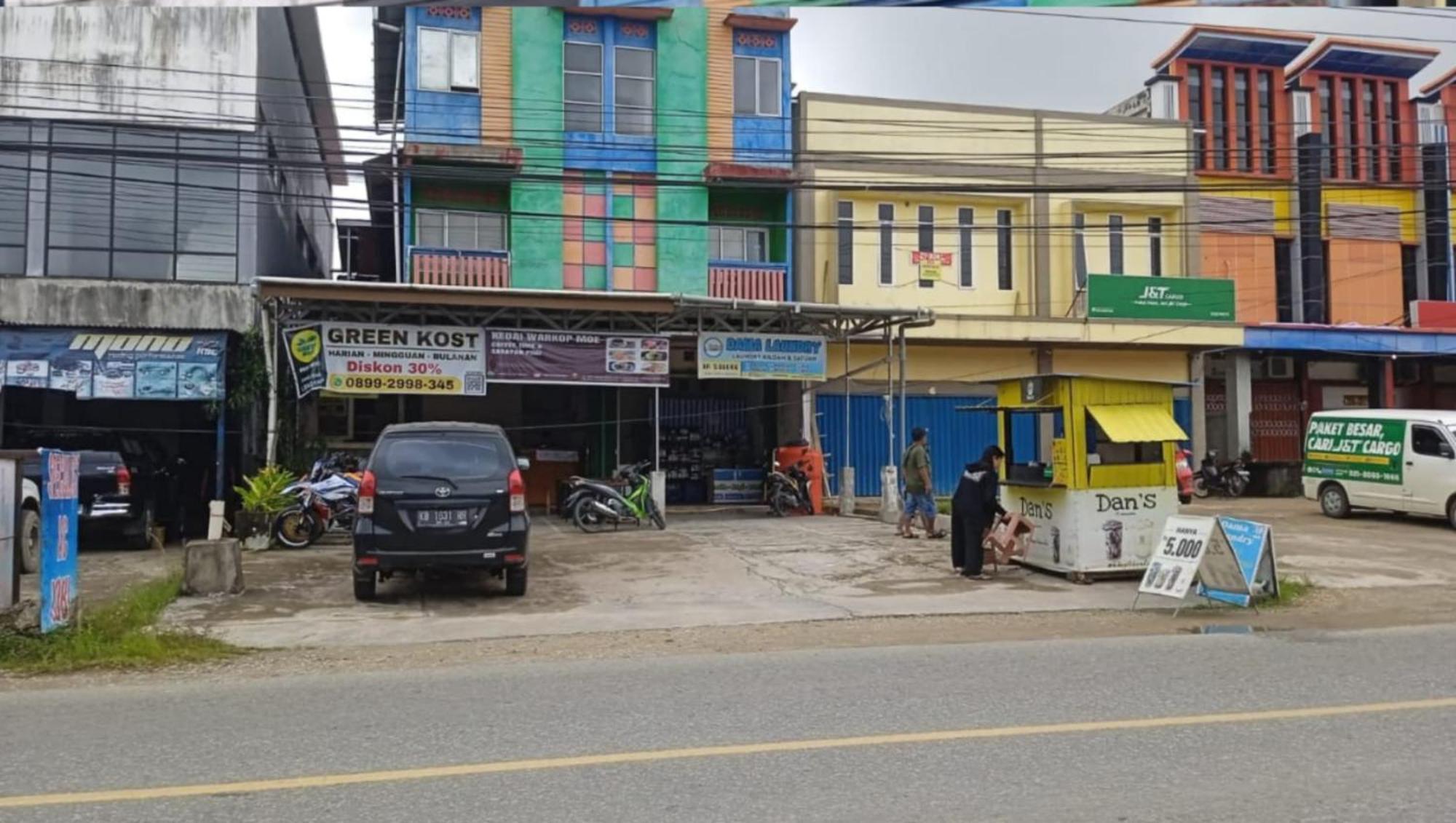 نزل Sintangفي Greenkost المظهر الخارجي الصورة